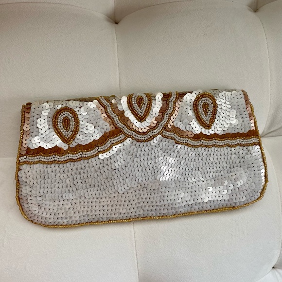 ✨Iridescent Sequin Clutch - Picture 3 of 5